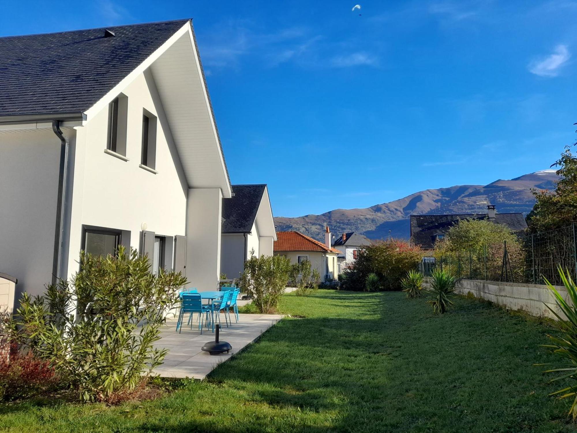 Holiday home Les Lys Fleurs Des Pyrenees *